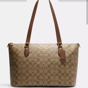 Coach Zip Top Canvas Signature tote bag